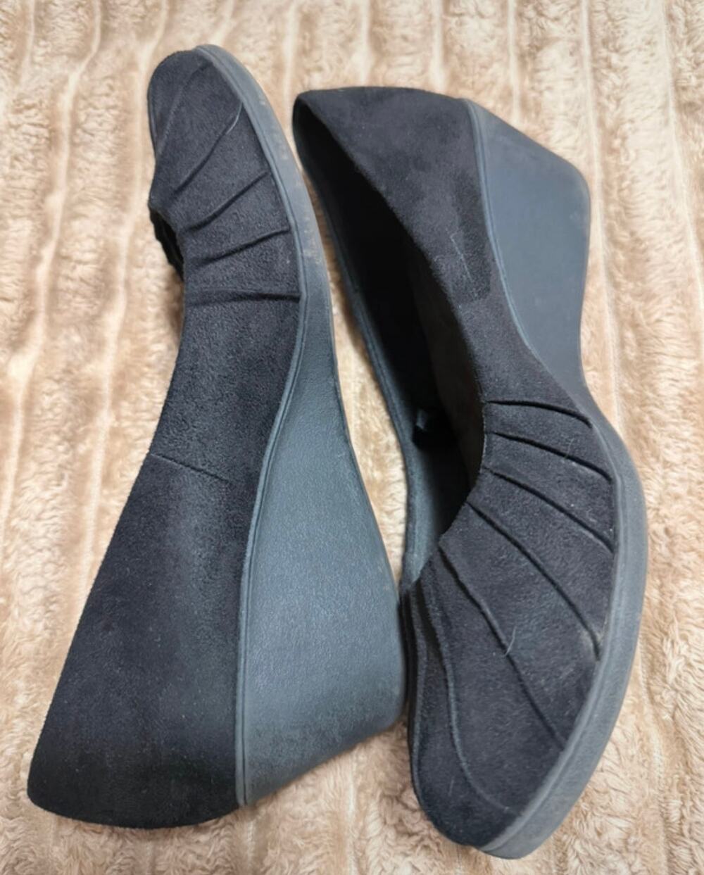 Dexflex Comfort Womens 8.5 Wide Black Faux Suede Pleated Wedge Shoes